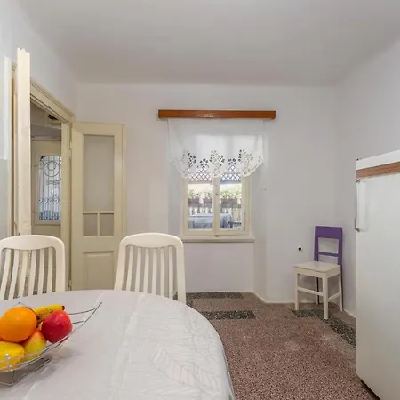 Cozy In With Kitchen Omišalj