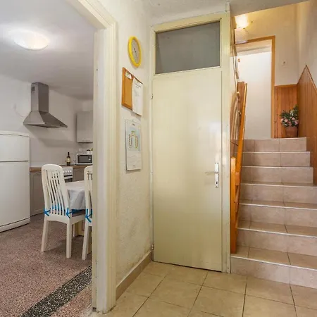 Cozy In With Kitchen Omišalj
