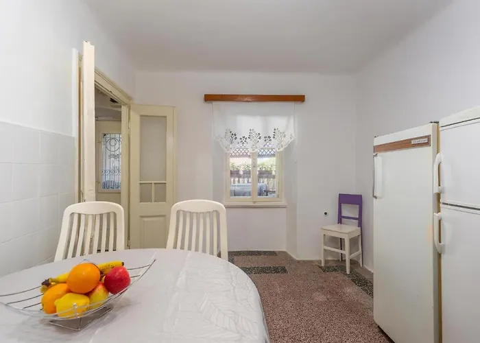 Cozy Home In Omisalj With Kitchen Omisalj