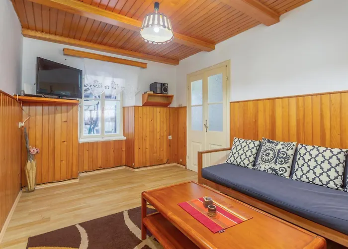 Holiday home Cozy Home In Omisalj With Kitchen
