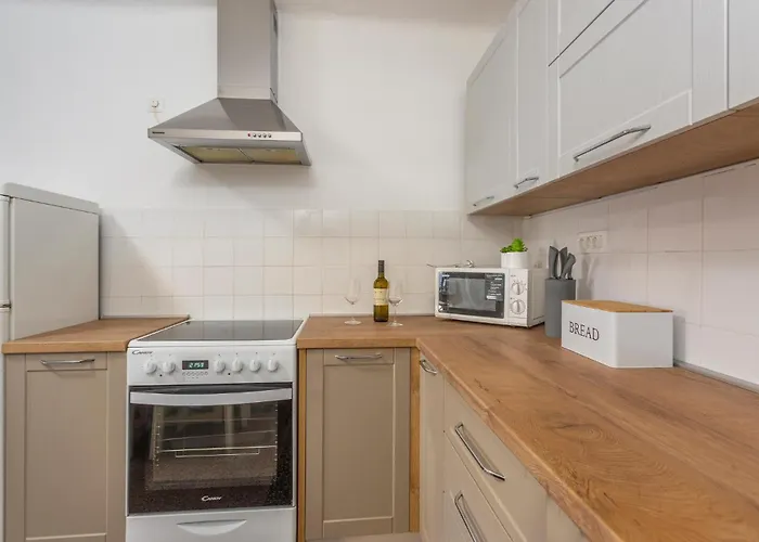 Holiday home Cozy Home In Omisalj With Kitchen