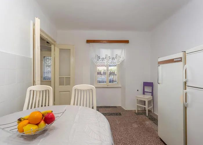 Cozy Home In Omisalj With Kitchen Holiday home *