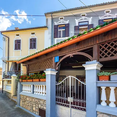 Cozy In With Kitchen *