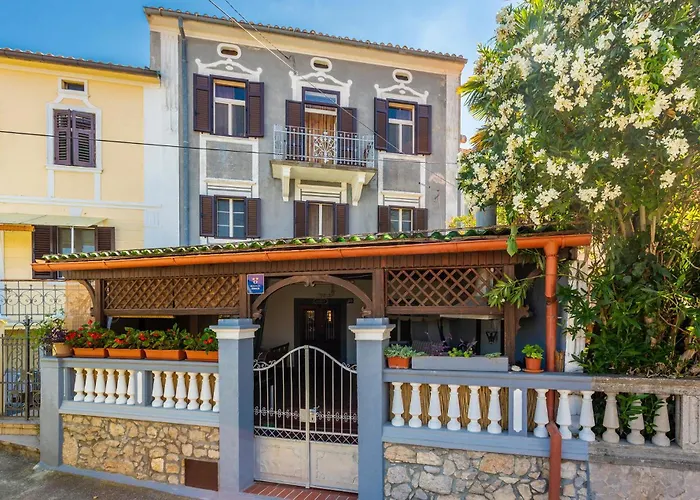 Cozy In With Kitchen * Omišalj